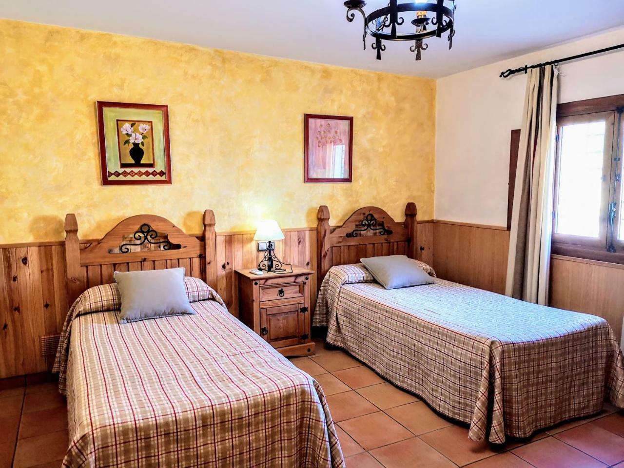 Complejo Rural Sol De Taberno Pension Buitenkant foto